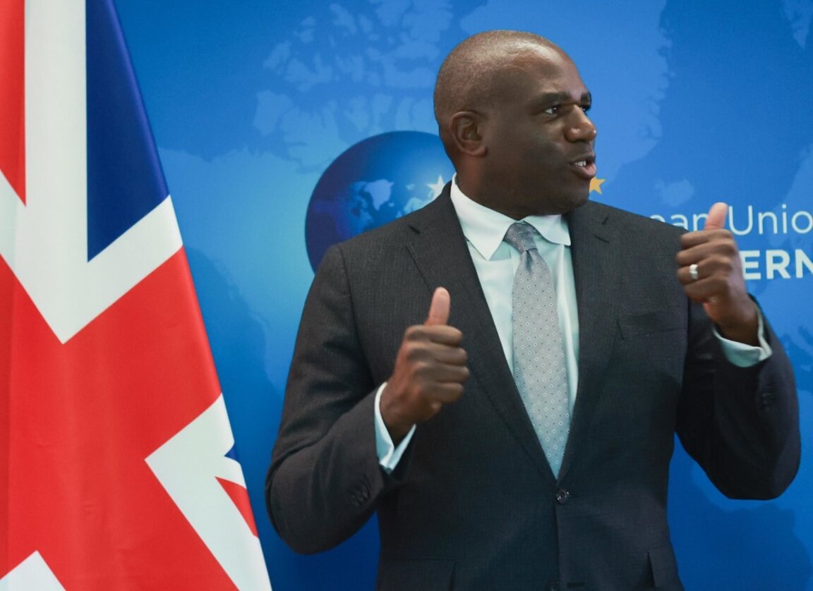 Министърът на външните работи на Великобритания Дейвид Лами