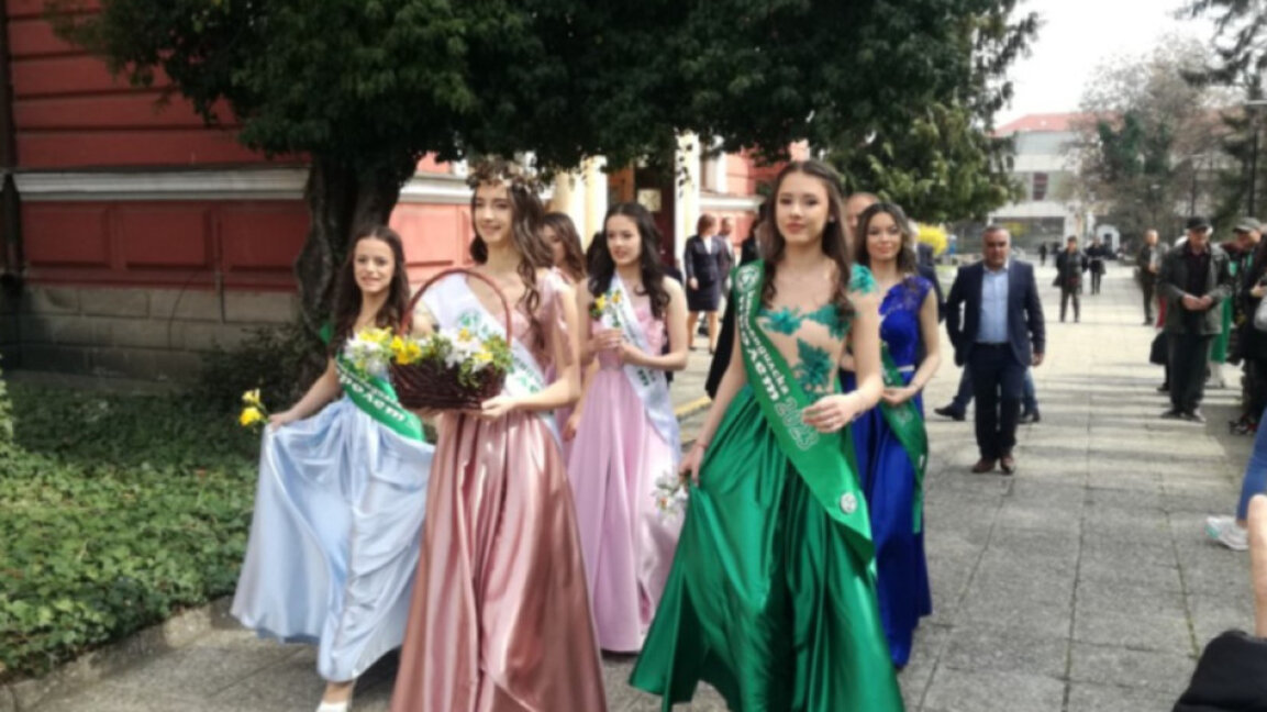 "Събуди деня" с Латинка Павлова