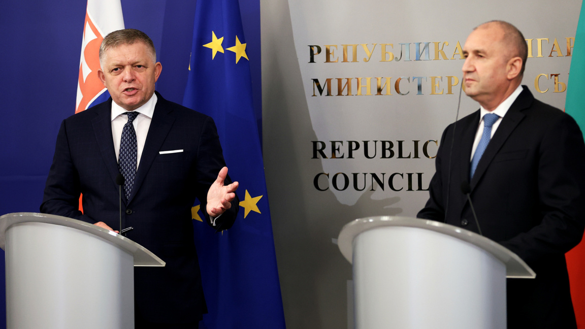 Radev y Fico abogan por una solución diplomática a la guerra en Ucrania