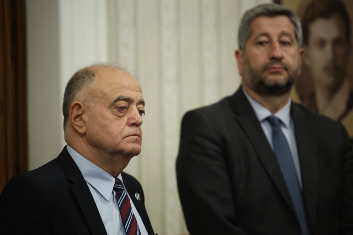 Атанас Атанасов: Властта в България вече се променя