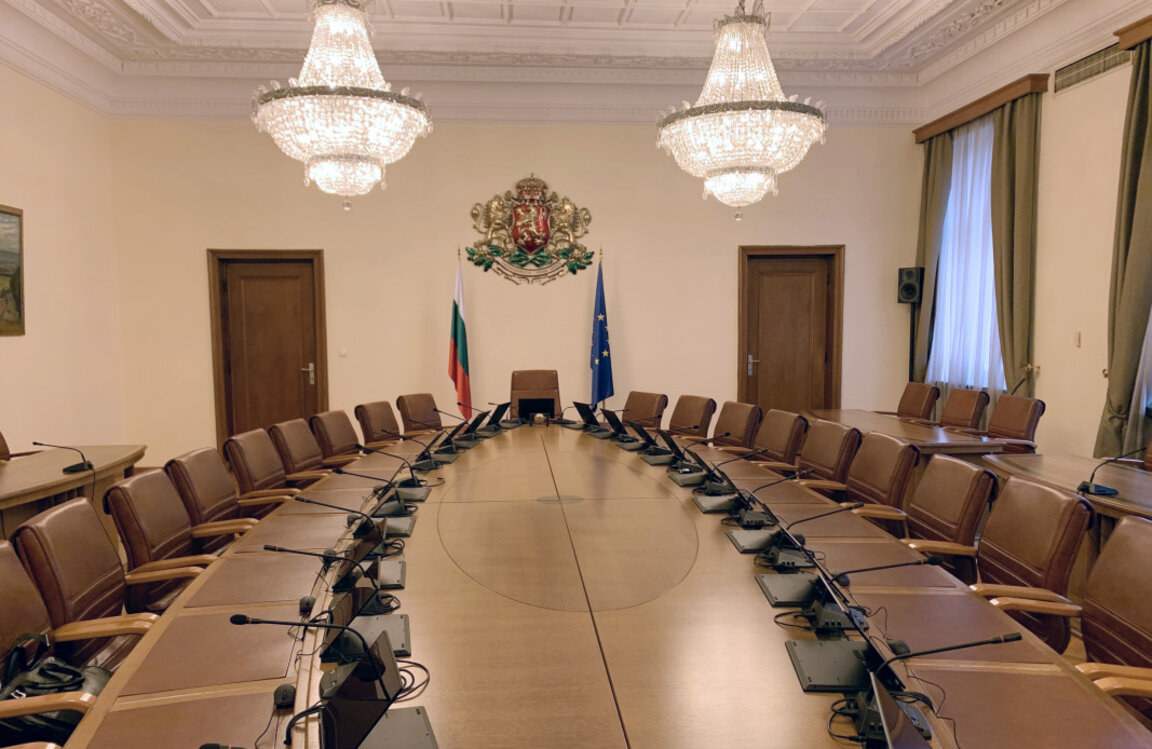 11. Januar – Beginn von Verhandlungen über Rotation der Premierminister