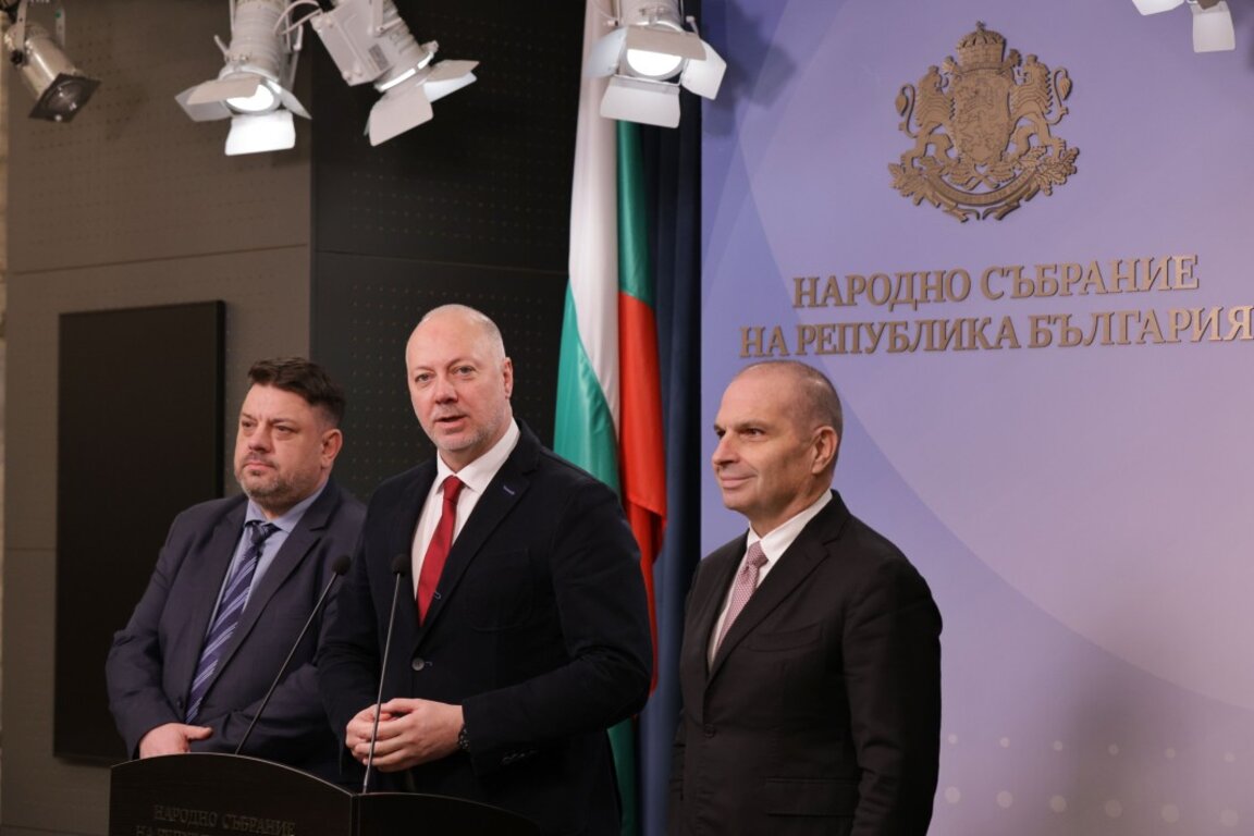 Отляво надясно - Атанас Зафиров, Росен Желязков, Гроздан Караджов