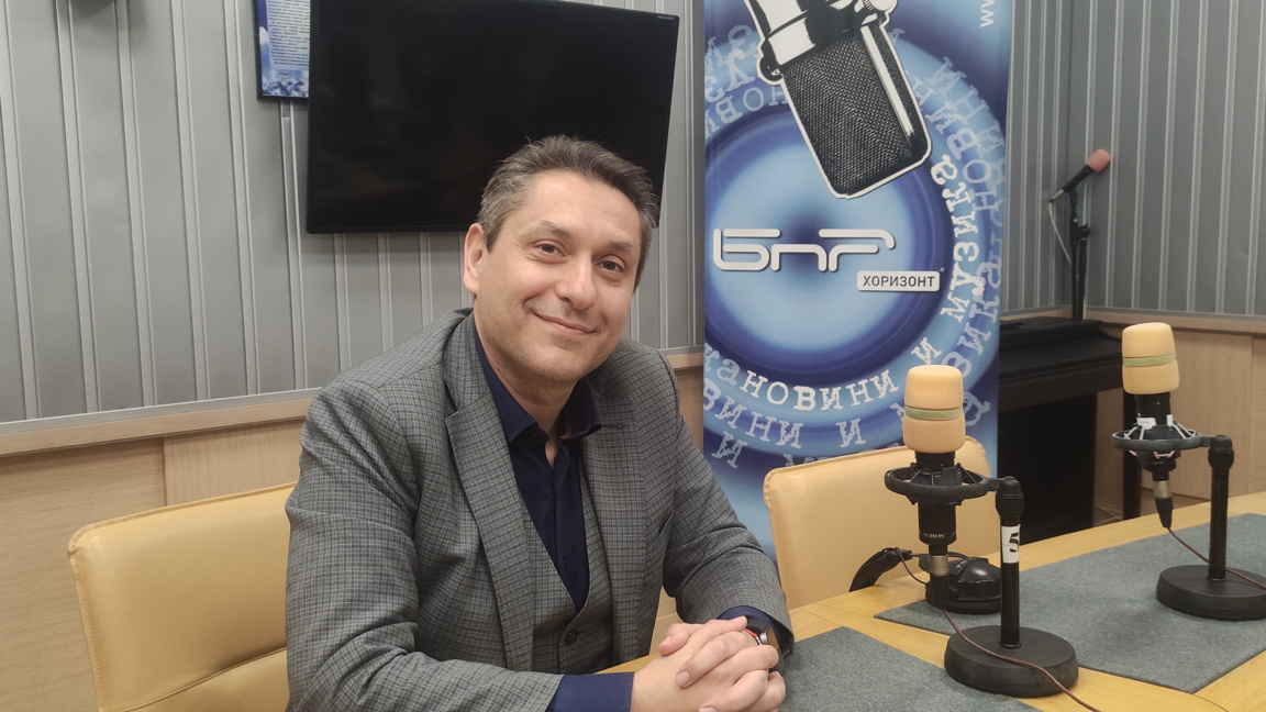 адв. Александър Русанов