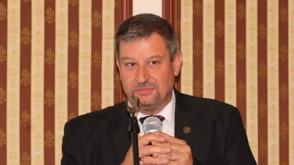 Юлиян Петров