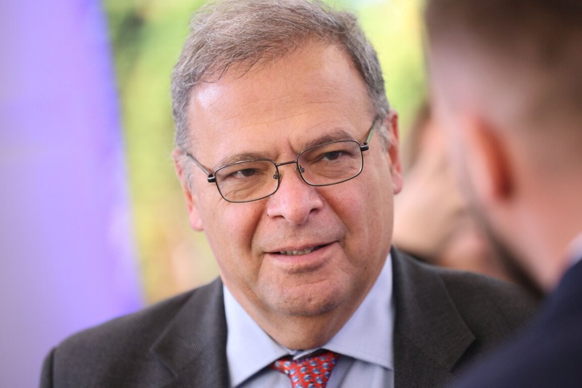 Ministrul Mediului, Iulian Popov
