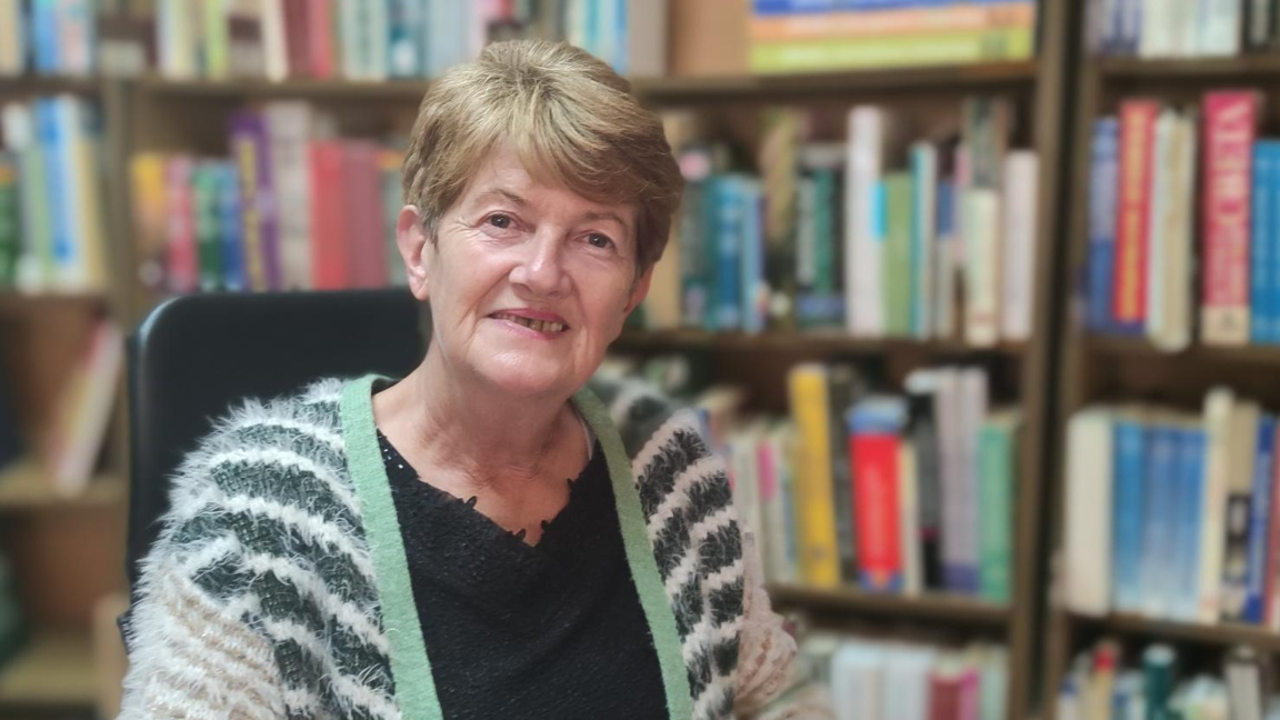 За розите и римите - врачанската поетеса Виктория Иванова и новата ѝ книга