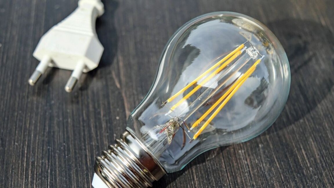 Адресите без ток на 1 август