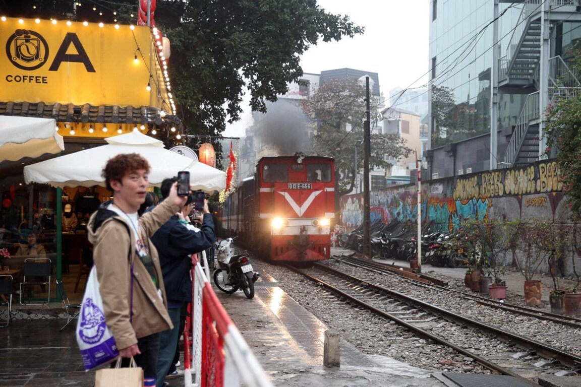 Виетнам ще строи жп връзка с Китай за $8 млрд.