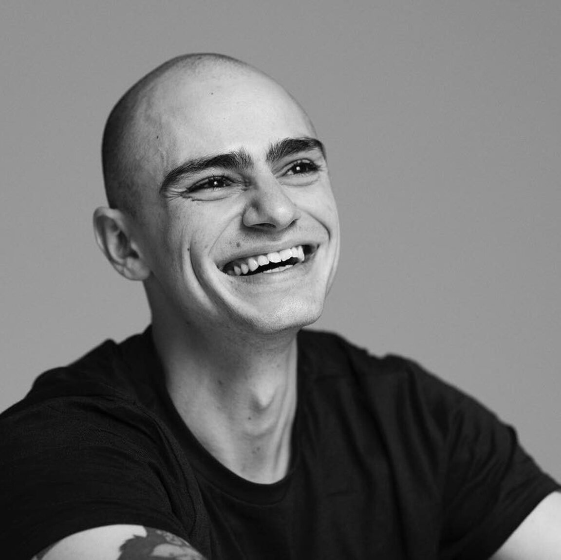 Актьорът Михаил Стоянов и машината, която пука и прави... каквото си иска