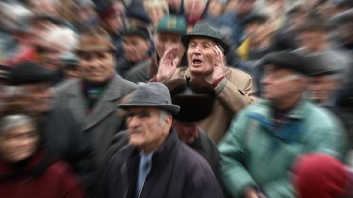 пенсионери пенсии възрастни хора