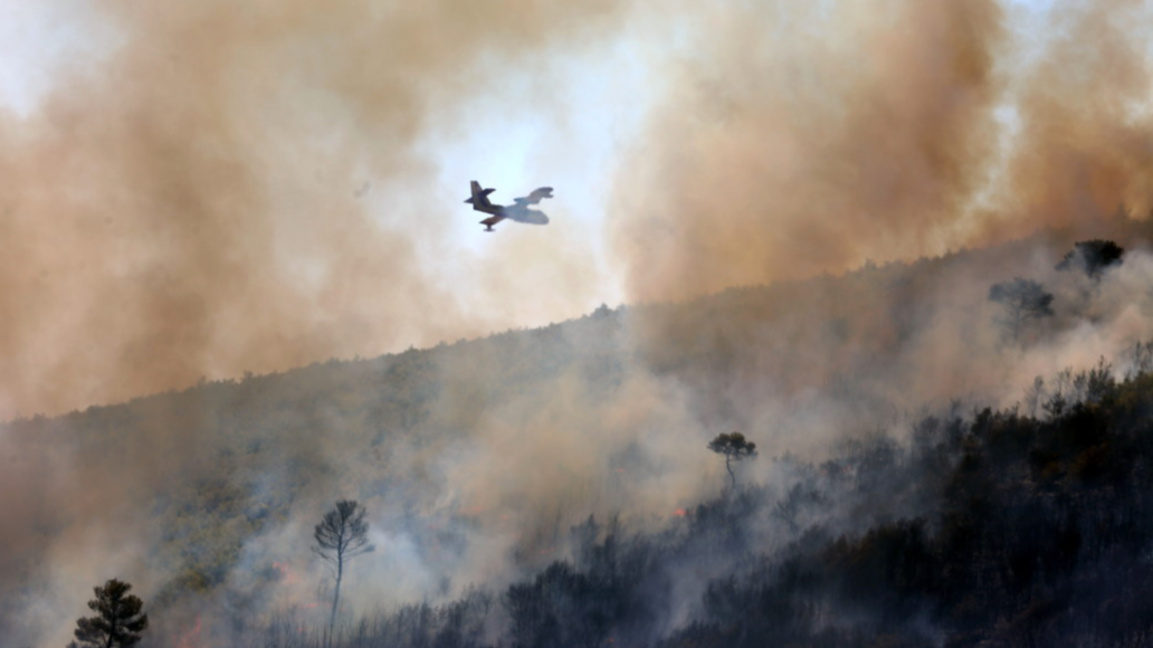 Гърция: Пожар на Пелопонес, няма опасност за населени места