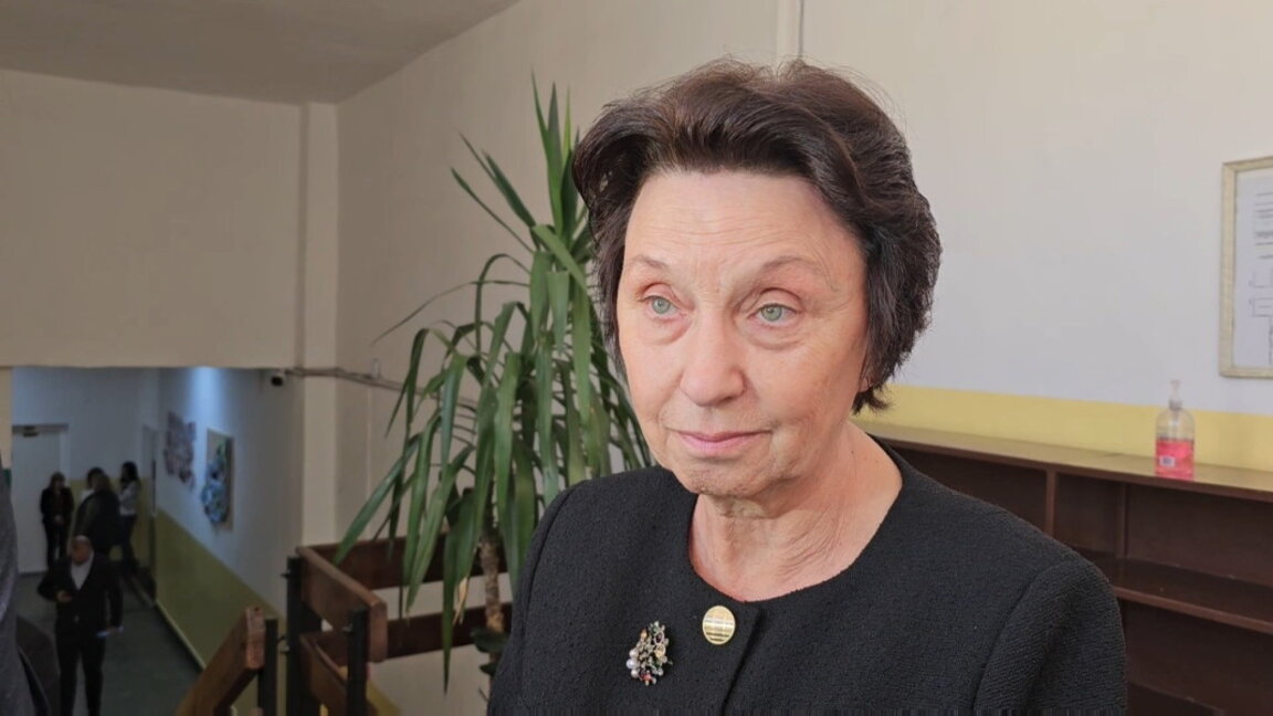 Емилия Лазарова