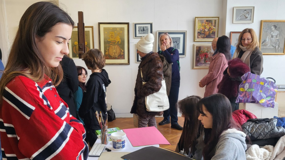 Изложбата „Млади автори“ дава сцена за нови таланти в Бургас