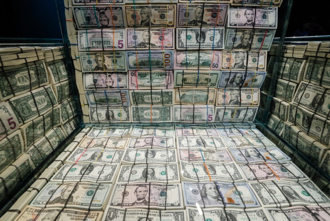 UBS: Новите милионери в САЩ нарастваха с над 1000 на ден през 2024 г.
