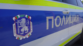 Задържаха 16-годишен да реже гуми на автомобили в Стара Загора