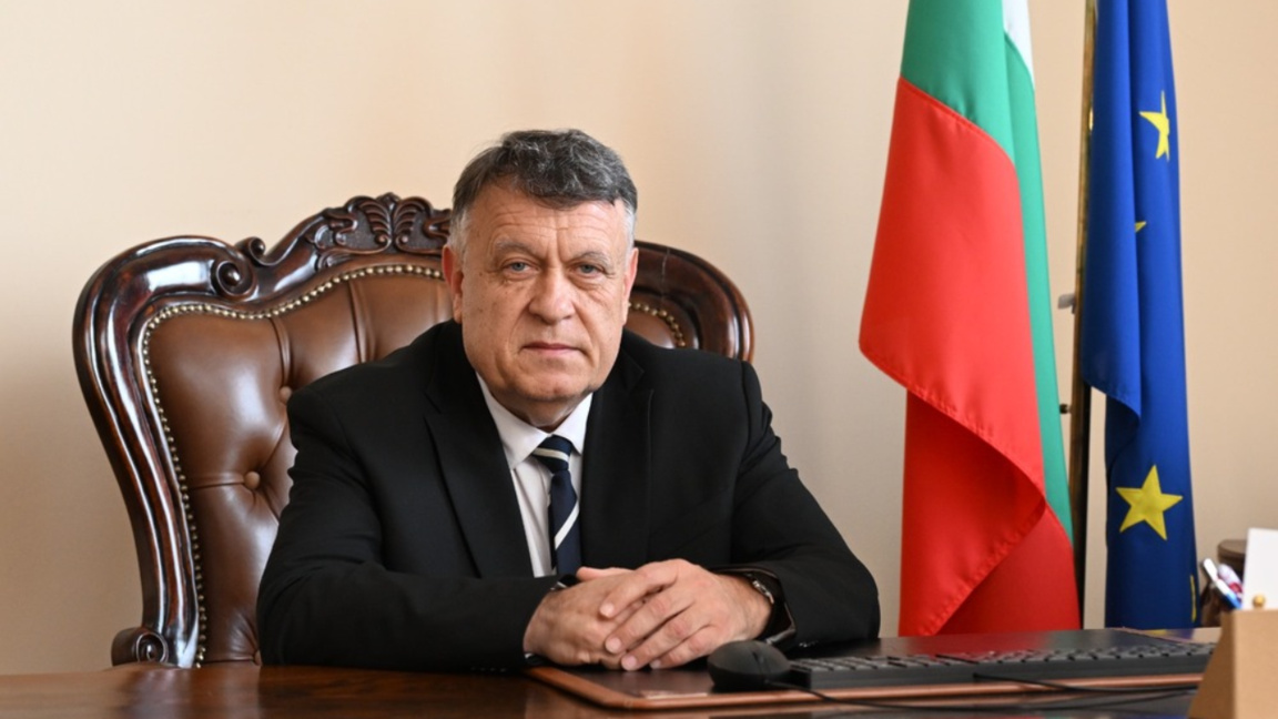 Education minister calls for stronger support for schools and Bulgarian language