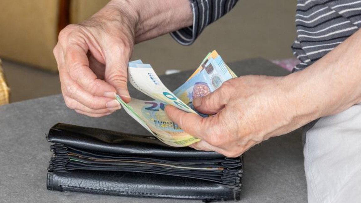 Пенсиите ще се изплащат преди почивни дни пенсии изплащане