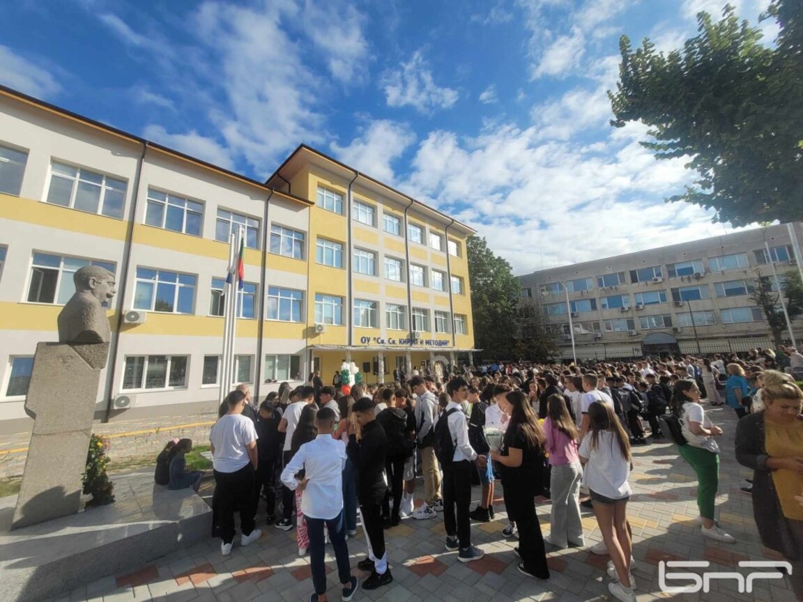 В нова сграда ще учат 450 ученици от "Св. св. Кирил и Методий" в Кърджали (ОБНОВЕНА)