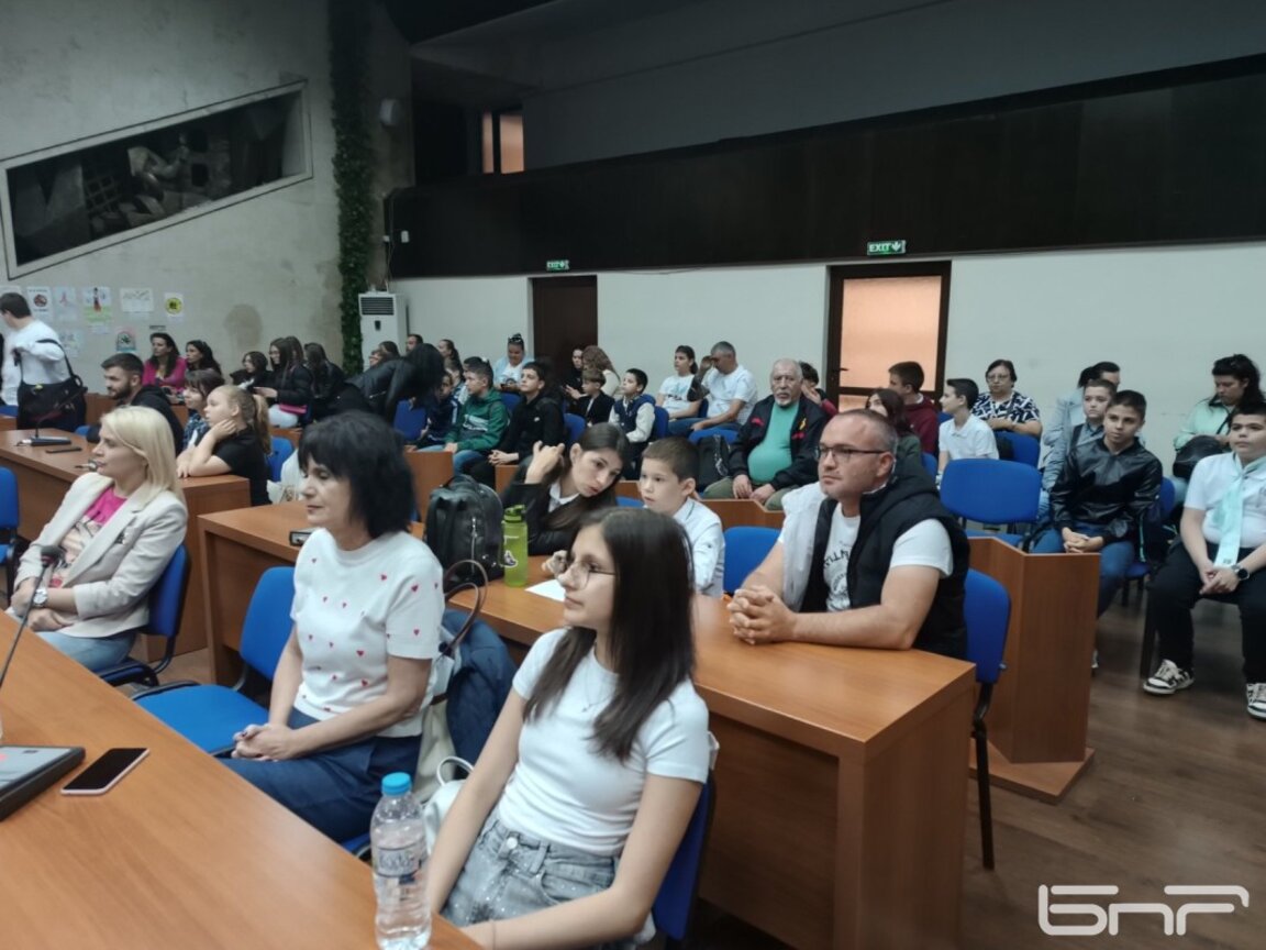 В Благоевград: Млади български таланти срещу наркотиците