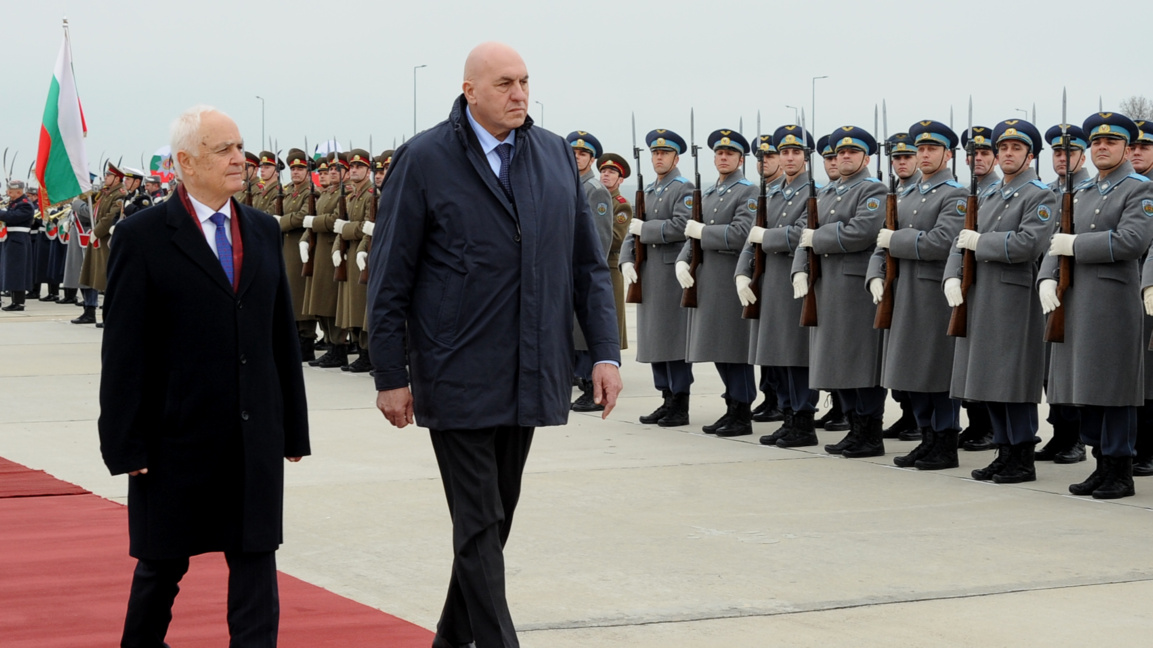 Министърът на отбраната на Италия Гуидо Крозето бе посрещнат в авиобаза "Безмер"