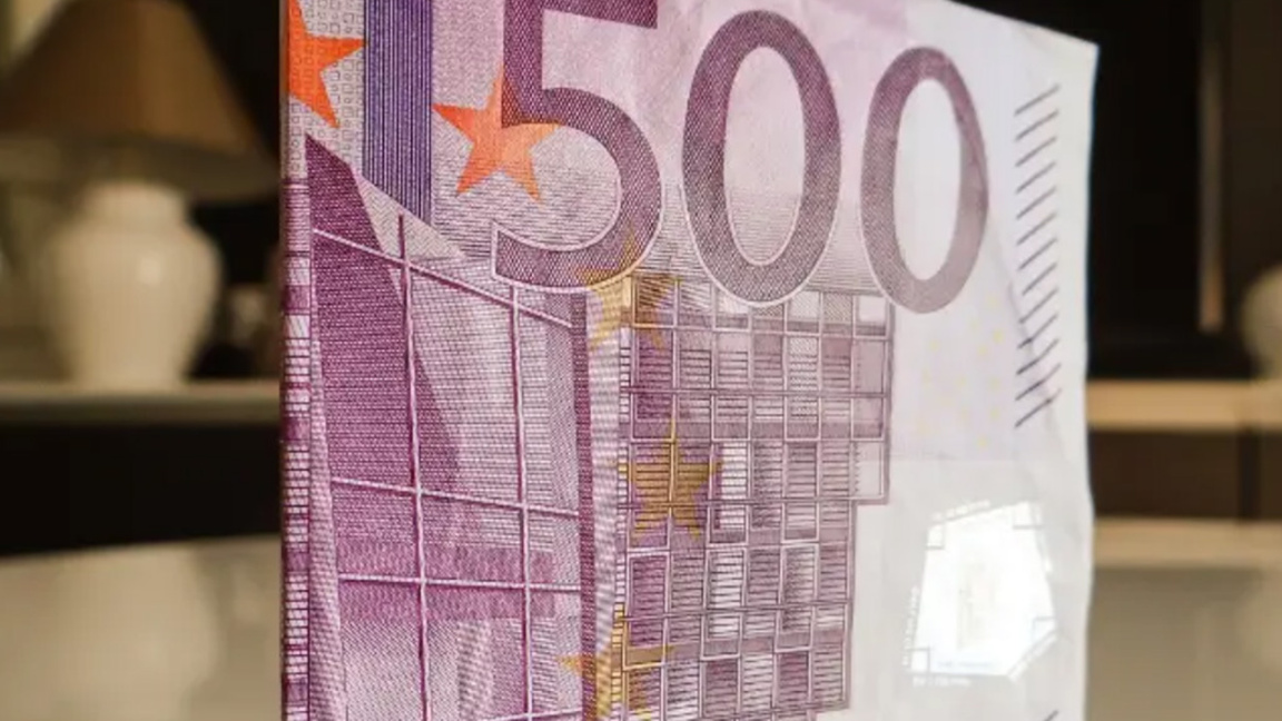 Турист в Боровец е платил с фалшива банкнота от 500 евро