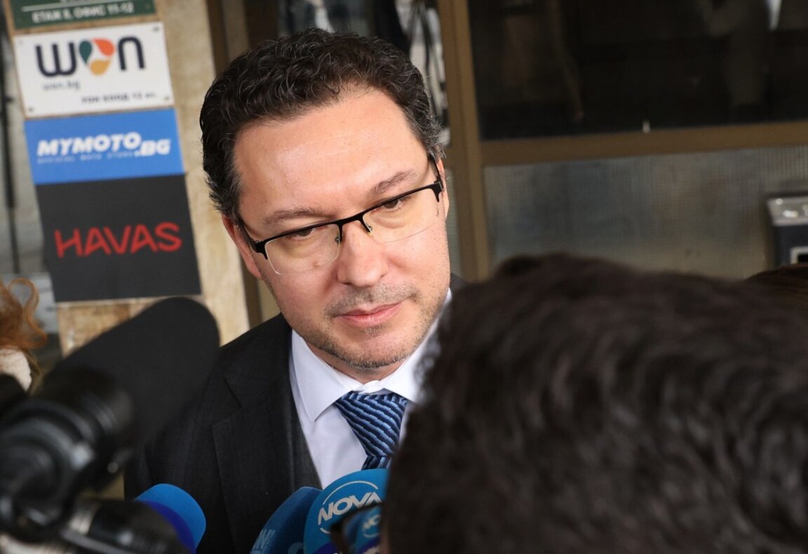 Даниел Митов