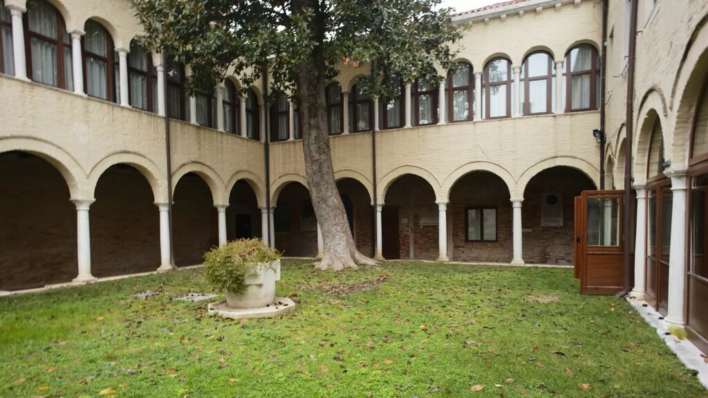 Tizian Hall