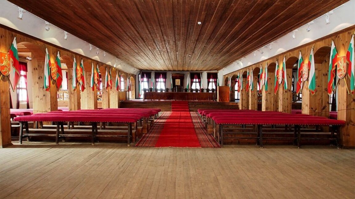 Да бъдеш в пленарна зала е проява на патриотизъм и отговорност