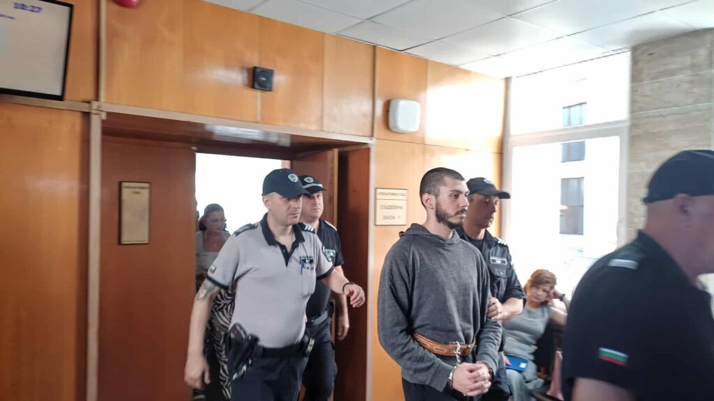 Убиецът от Първомай остава в ареста