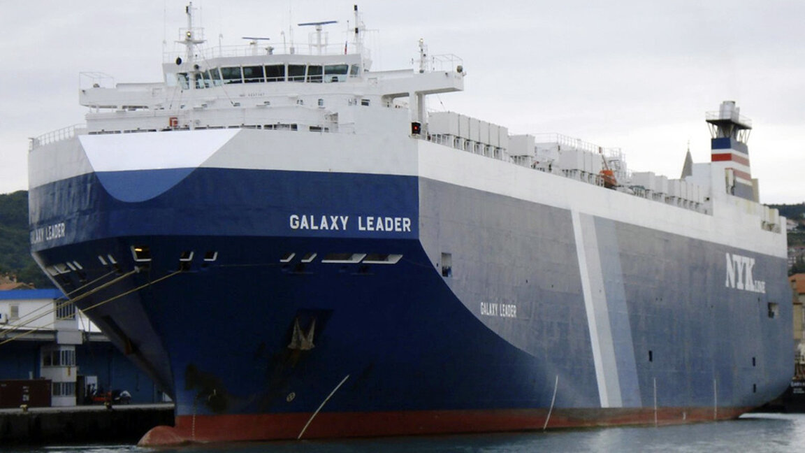Асоциация на морските капитани предлага помощ по случая с пленените български моряци на "Galaxy Leader"