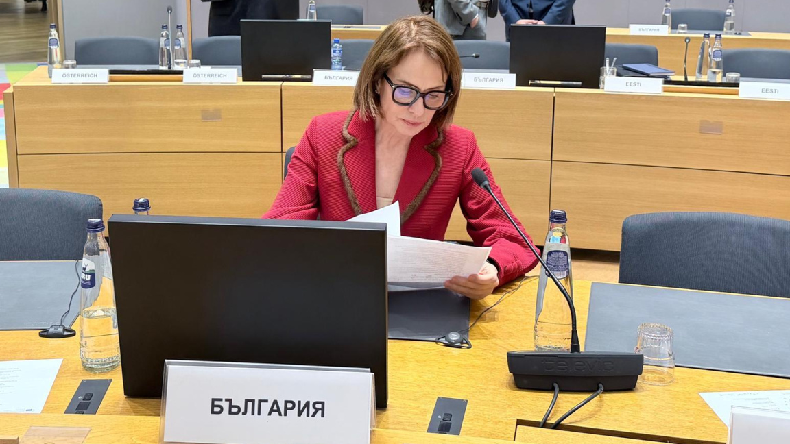 Служебният министър на външните работи Надежда Нейнски.