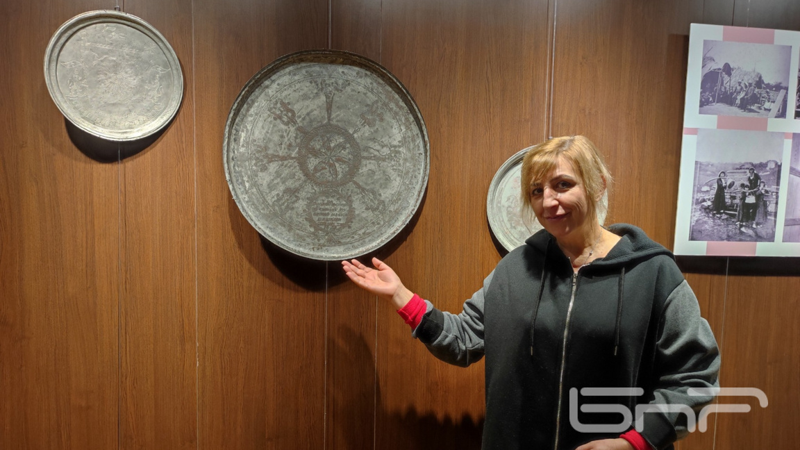 Медни съдове "разказват" истории в излож...