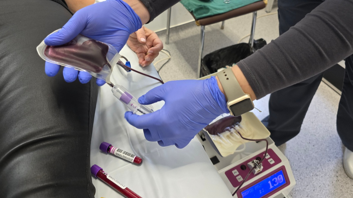 У нас има постоянен недостиг на кръводарители.