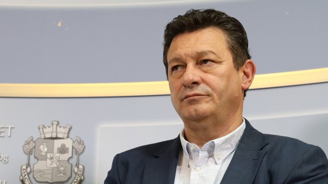 Николай Савов