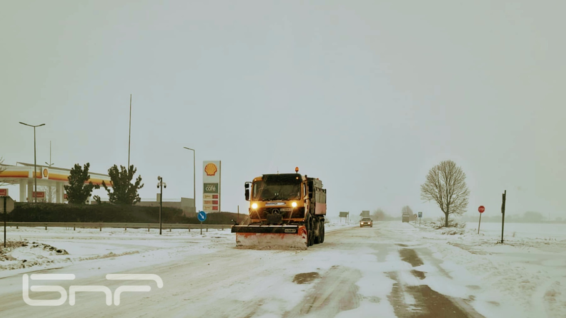 Заради снеговалежа: Пътят Русе - Бяла е затворен за камиони над 10 тона
