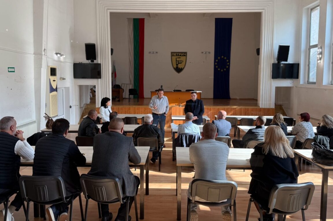 Народните представители на ГЕРБ в Благоевградска област проведоха открити срещи с граждани