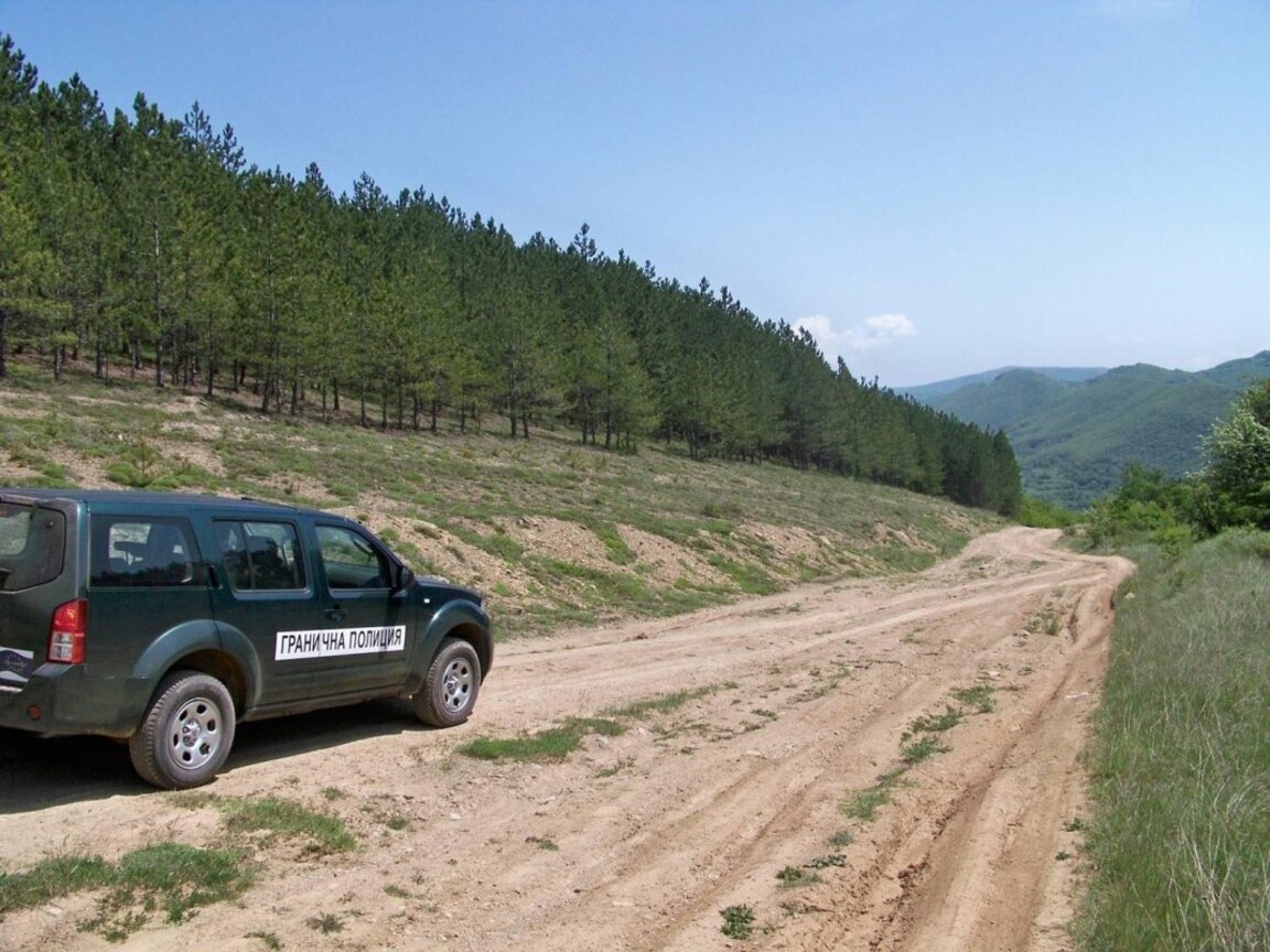 Фалшиво повикване до спешна помощ доведе до арест на нелегални мигранти