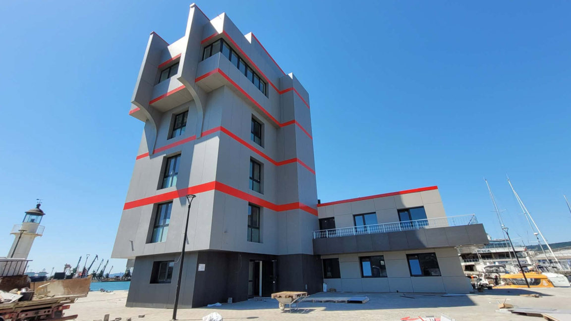 Рейдова кула, Пристанище Варна - Изток