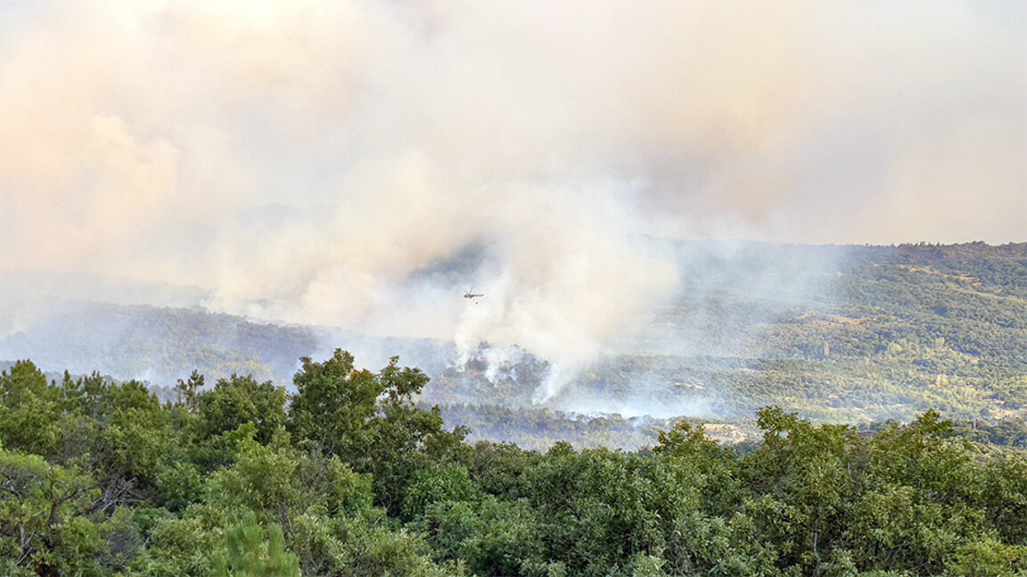 Contenido un peligroso incendio cerca de la montaña Sakar, continúa la extinción de Slavyanka