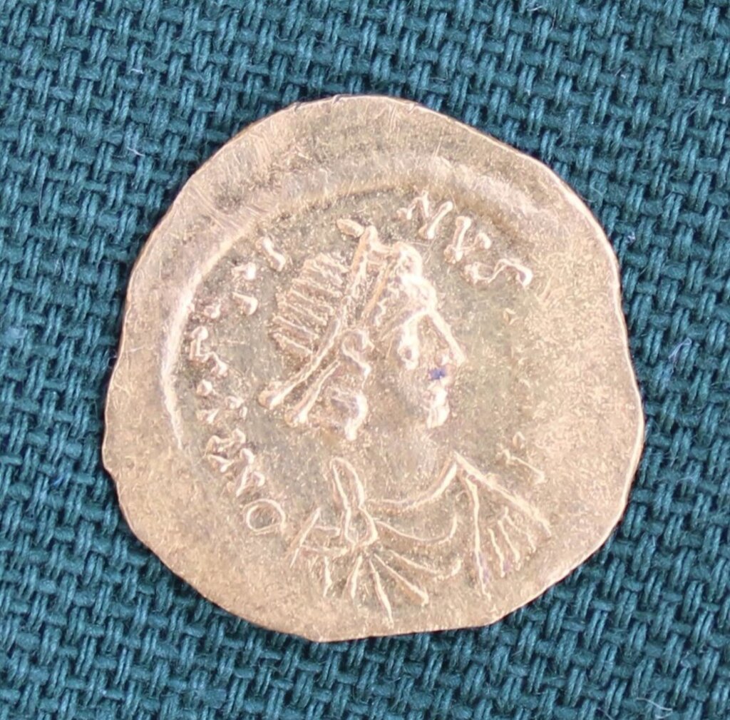 Византийска златна монета от VI век откриха край Севлиево