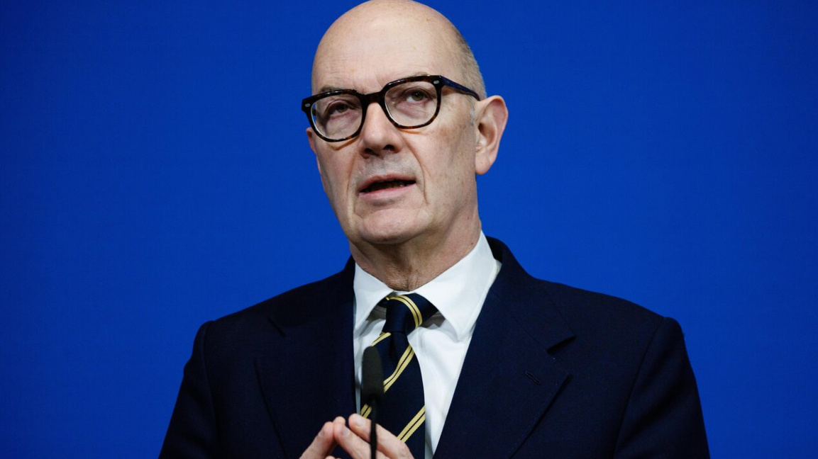 Роланд Лескюр, френски финансов министър