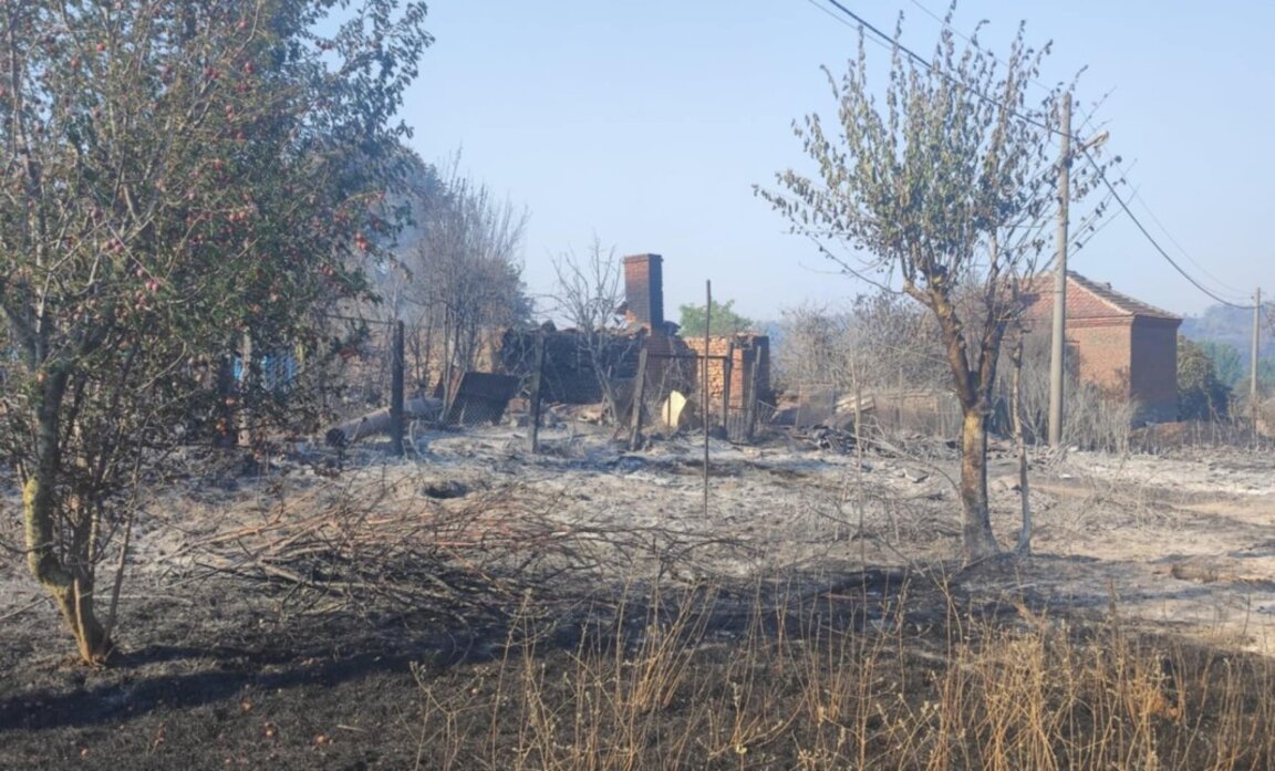 Пожар изпепели няколко къщи в село Воден