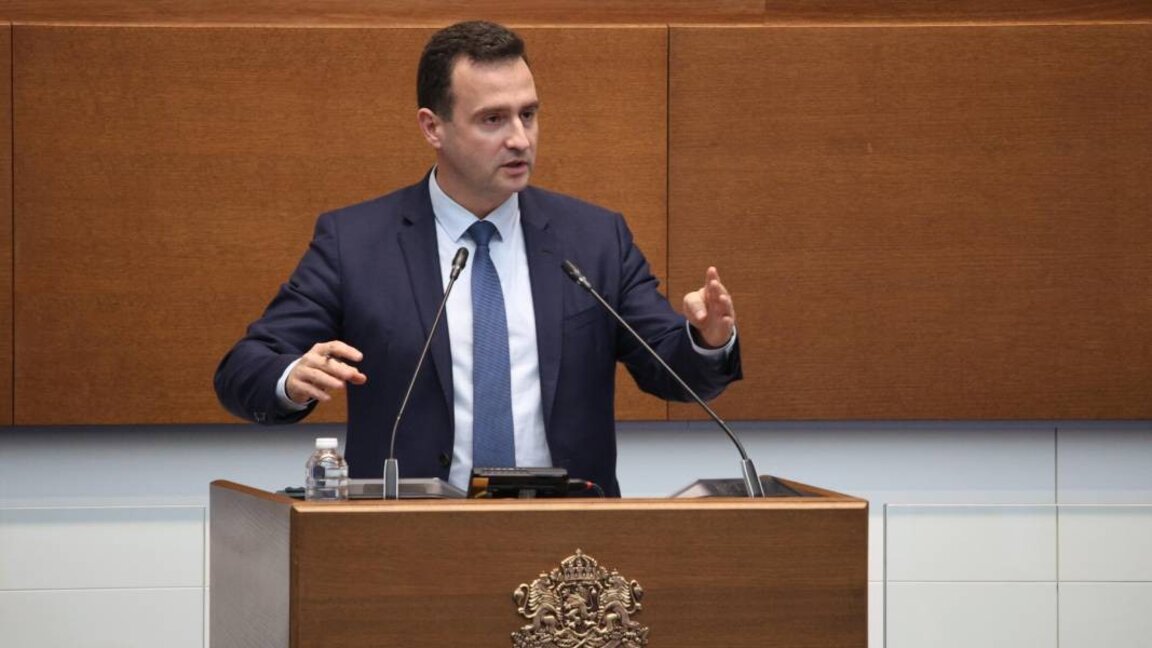 Жечо Станков: Правителството иска да запази работните места в ТЕЦ "КонтурГлобал"