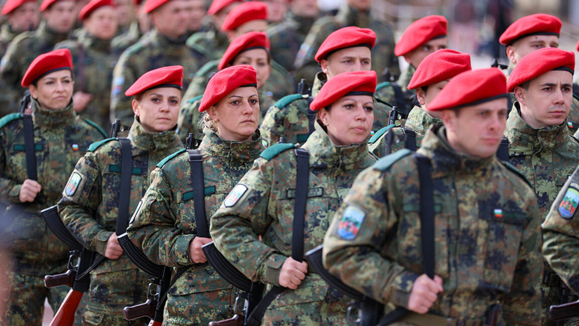 Un mémorandum favorise la part de l’industrie bulgare dans le réarmement des armées