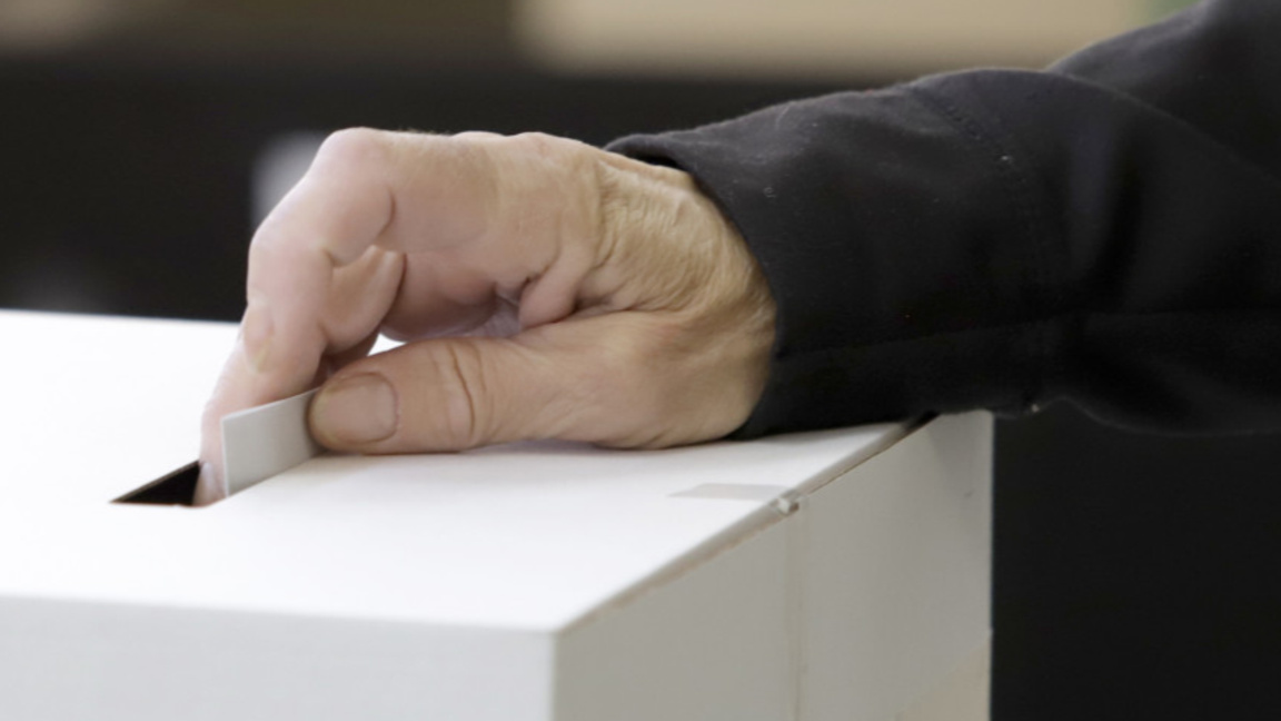 На първо четене в зала: До 20 секции изборни в страни извън ЕС