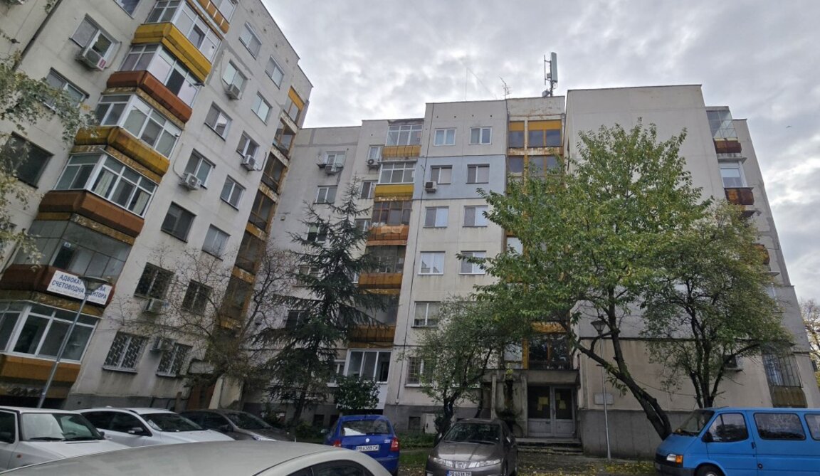 Санират блок с 48 апартамента в район "Централен"