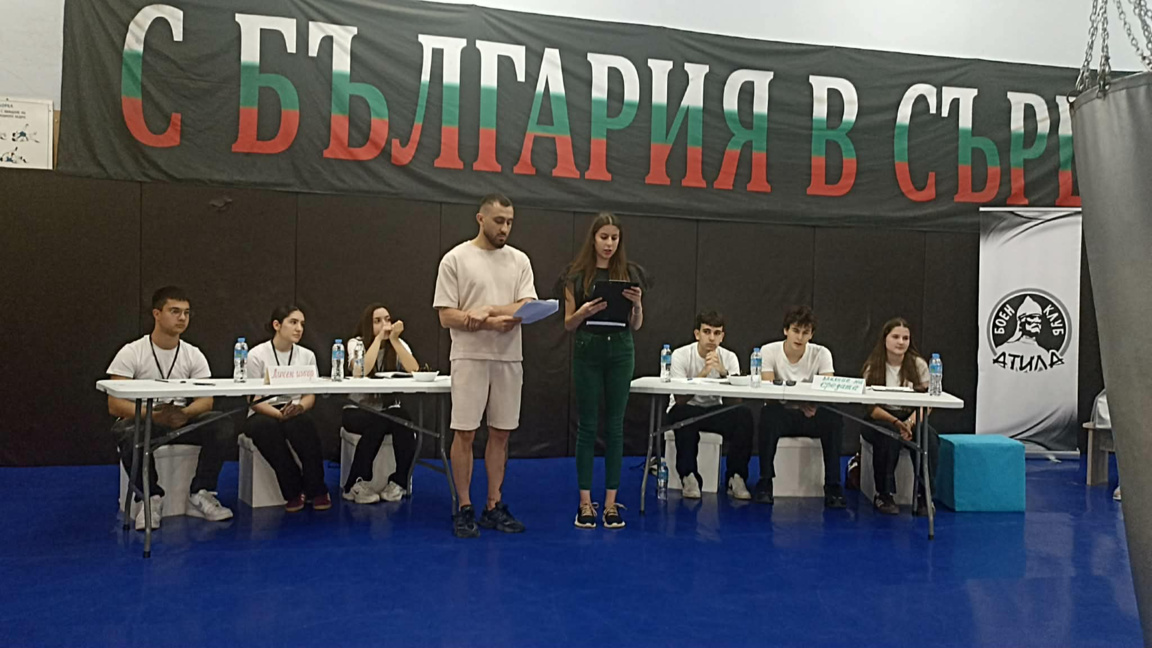 Младежи дебатират за здравословния начин на живот 