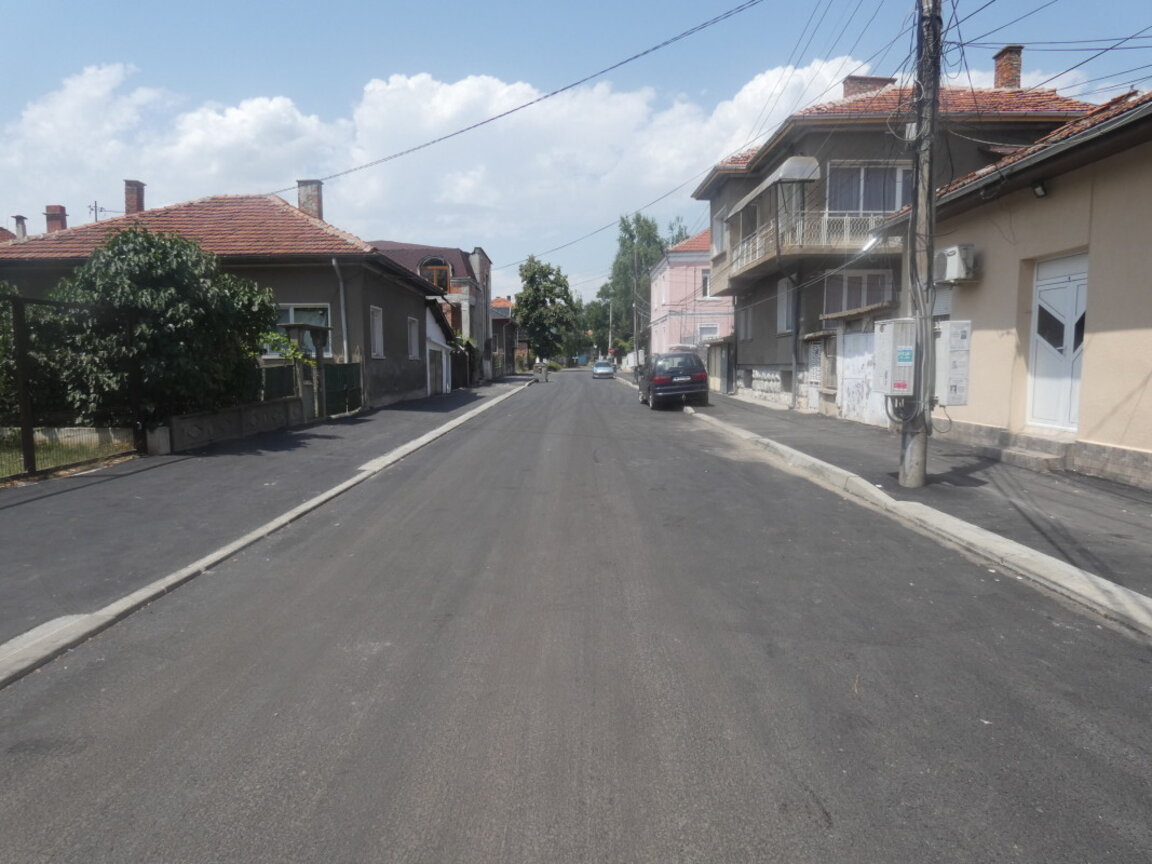 Продължава подмяната на уличното осветление в Лом