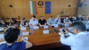 Среща в областната управа заради газовете от "Кроношпан"