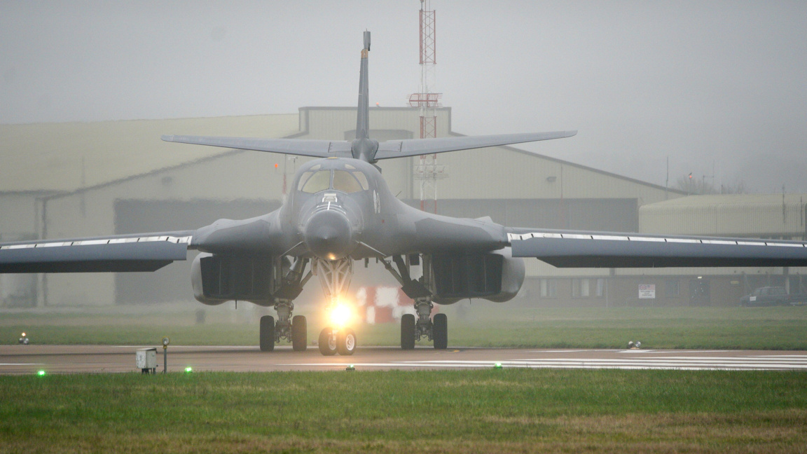 Бомбардировач B-1 (Б-1) в базата "Феърфорд".